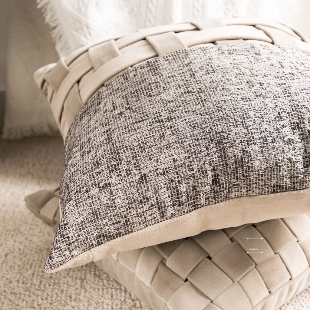 Vỏ Gối Tựa Lưng Sofa Vuông Dệt Thủ Công Cao Cấp Tua Rua Tông Nâu Nhạt