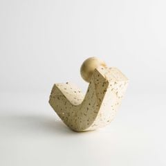 Tượng Décor Phong Cách Wabi Sabi Quả Bóng Tròn Chữ V