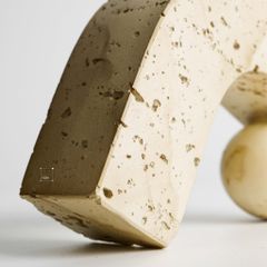 Tượng Décor Phong Cách Wabi Sabi Quả Bóng Tròn Chữ V