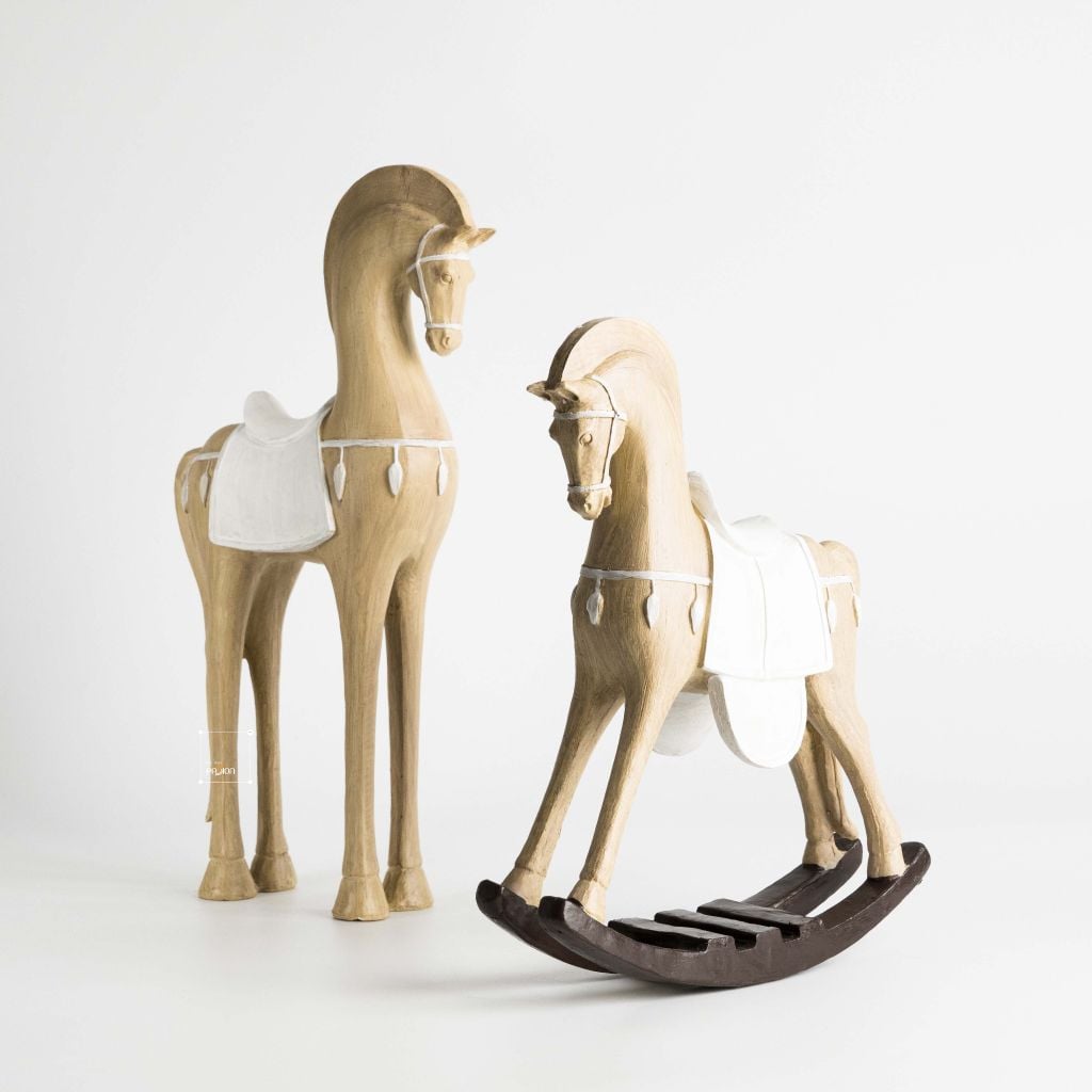 Ngựa gỗ decor phong cách retro châu Âu