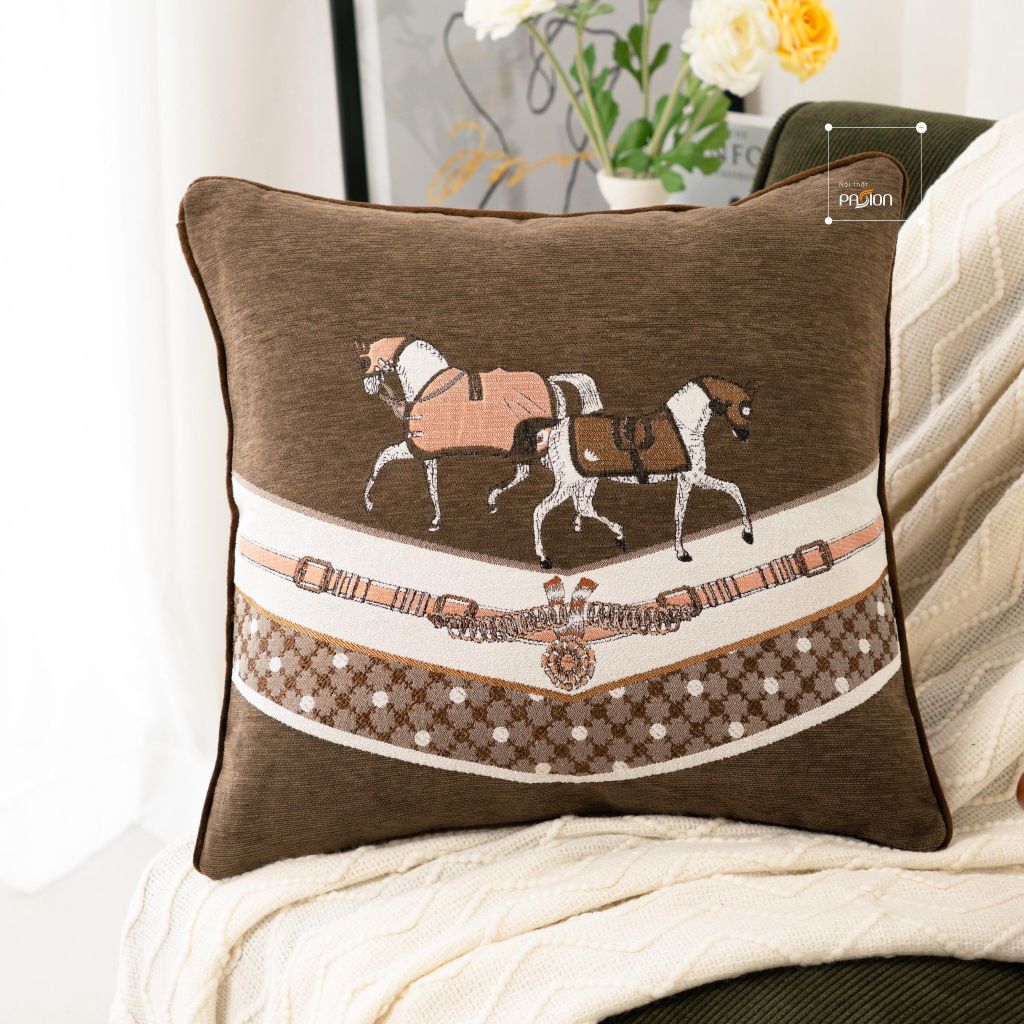 Vỏ Gối Tựa Lưng Nhung Hoạ Tiết Ngựa Châu Âu