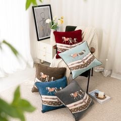 Vỏ Gối Tựa Lưng Nhung Hoạ Tiết Ngựa Châu Âu