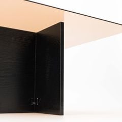 Bàn Trà Phòng Khách Mặt Kính Chân Gỗ Phong Cách Ý