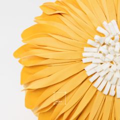 Vỏ Gối Tròn Tựa Lưng Sofa Đính Hoa Hướng Dương Sang Trọng