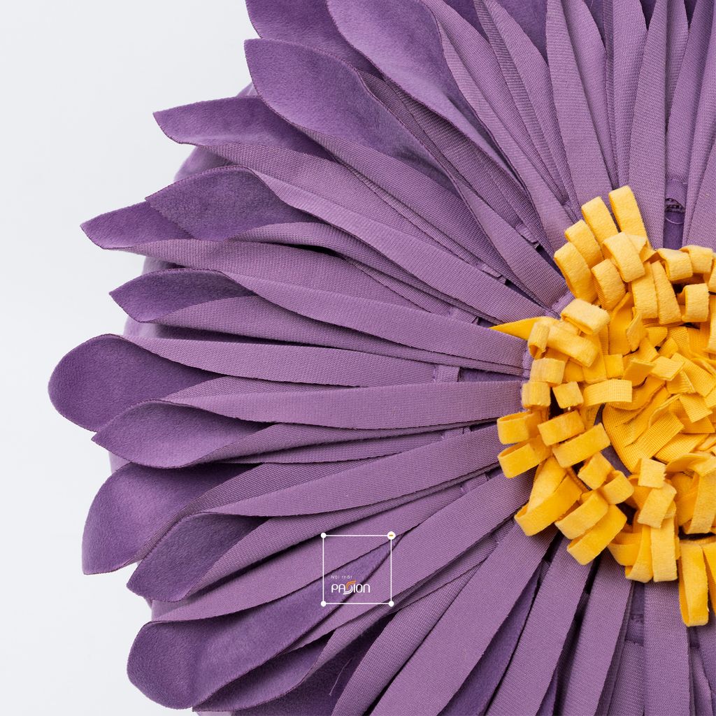 Vỏ Gối Tròn Tựa Lưng Sofa Đính Hoa Hướng Dương Sang Trọng