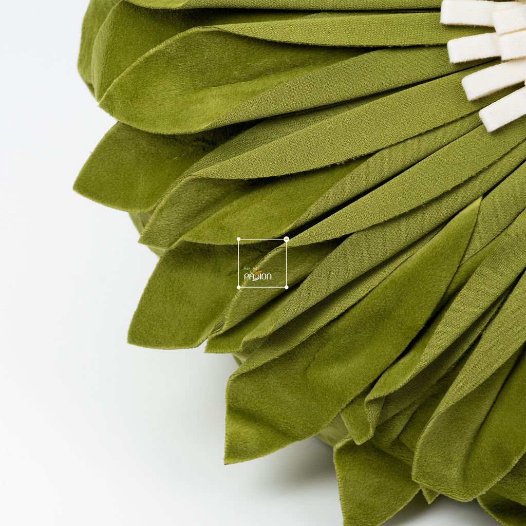 Vỏ Gối Tròn Tựa Lưng Sofa Đính Hoa Hướng Dương Sang Trọng