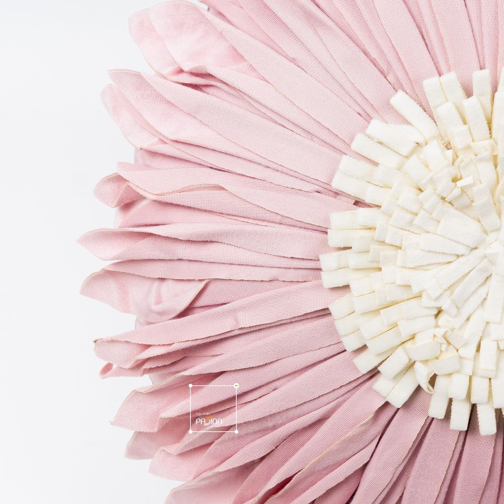 Vỏ Gối Tròn Tựa Lưng Sofa Đính Hoa Hướng Dương Sang Trọng