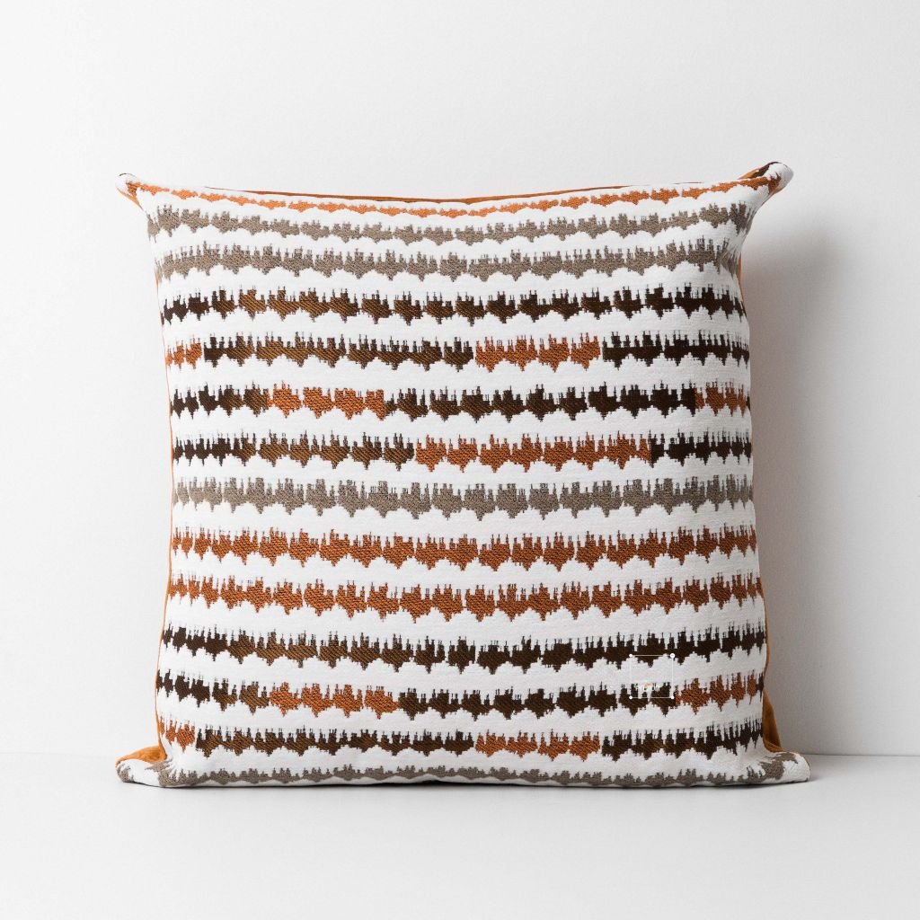 Vỏ Gối Tựa Lưng Jacquard Tông Nâu Sang Trọng