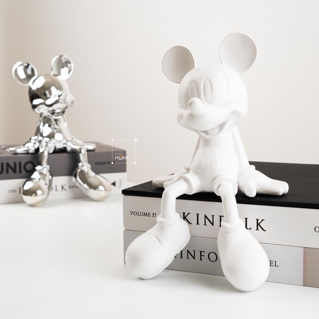 Tượng Decor Chuột Mickey Ngồi Thư Giãn Trang Trí