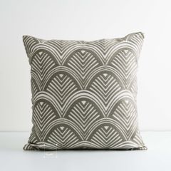 Vỏ Gối Tựa Lưng Sofa Linen Thêu Nổi Họa Tiết Hoa Vàng