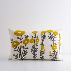 Vỏ Gối Tựa Lưng Sofa Linen Thêu Nổi Họa Tiết Hoa Vàng