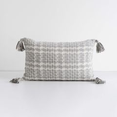 Gối Tựa Lưng Đan Caro Bông Dệt Sợi Tua Rua Rustic