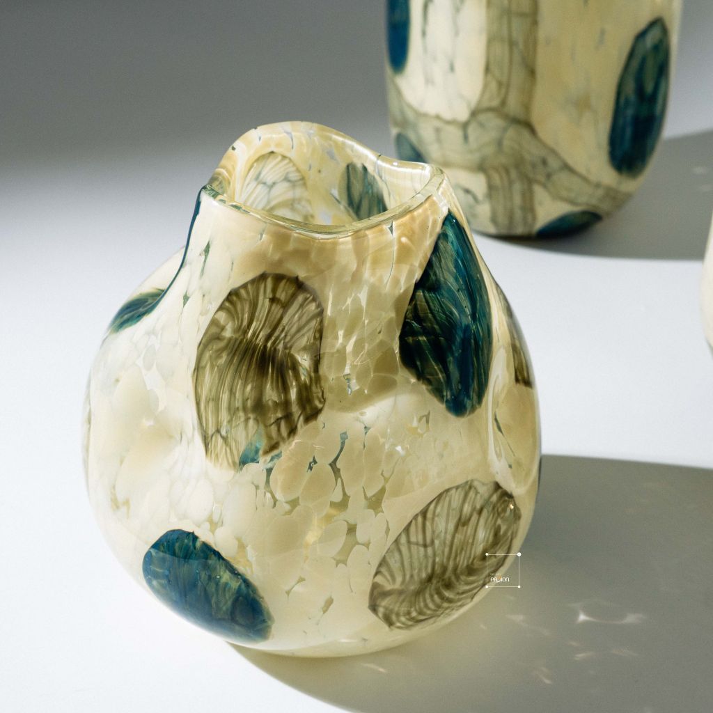 Bình Hoa Thủy Tinh Kết Cấu Lưới Xanh Lam Sang Trọng