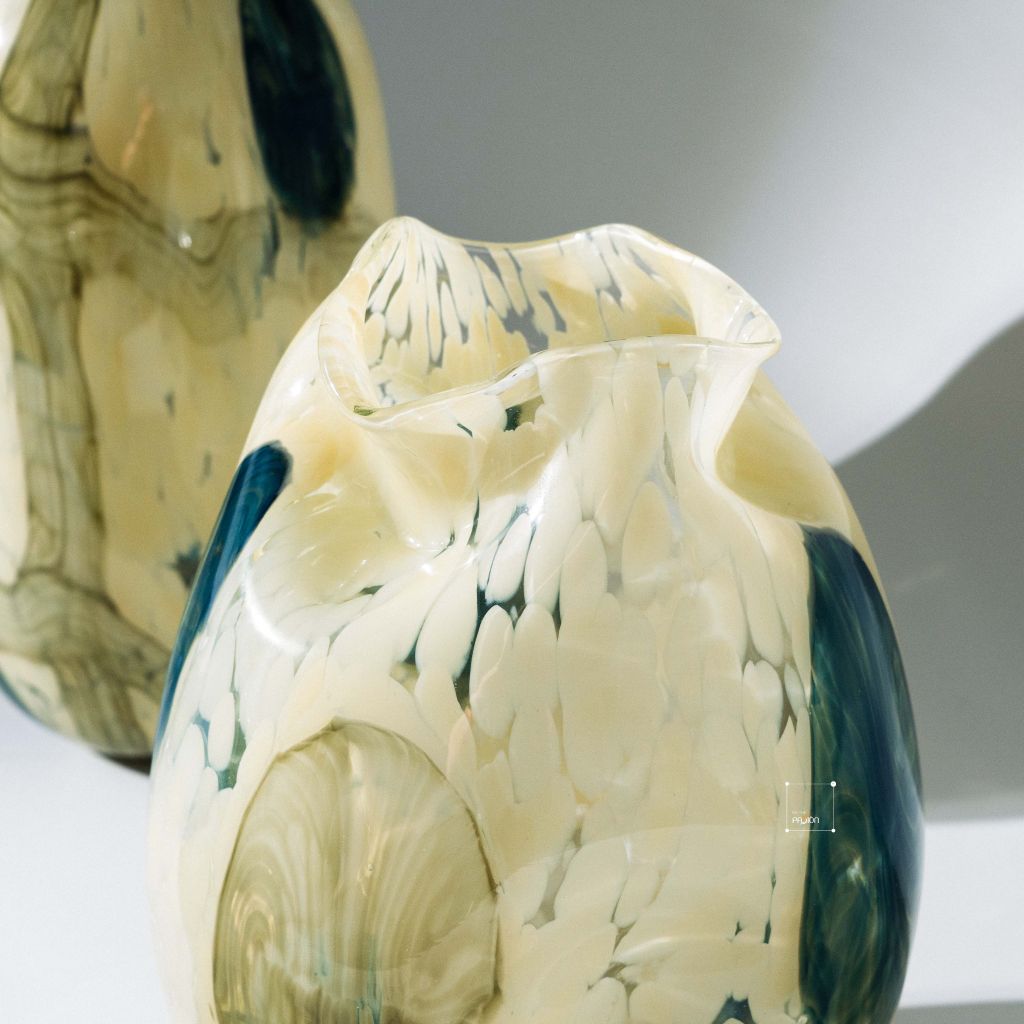 Bình Hoa Thủy Tinh Kết Cấu Lưới Xanh Lam Sang Trọng