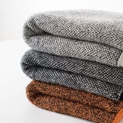 Chăn Len Dệt Kim Phủ Giường Decor Phong Cách Wabi Sabi Sang Trọng