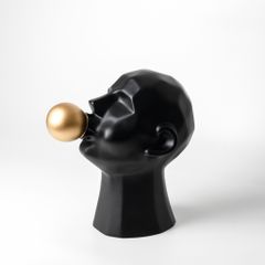 Tượng Decor Hình Cậu Bé Thối Bong Bóng