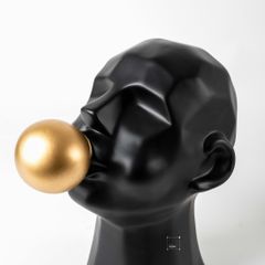 Tượng Decor Hình Cậu Bé Thối Bong Bóng