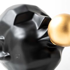 Tượng Decor Hình Cậu Bé Thối Bong Bóng