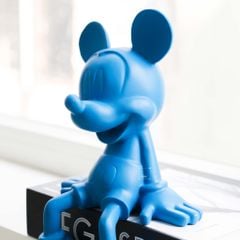 Tượng Decor Chuột Mickey Ngồi Thư Giãn Trang Trí
