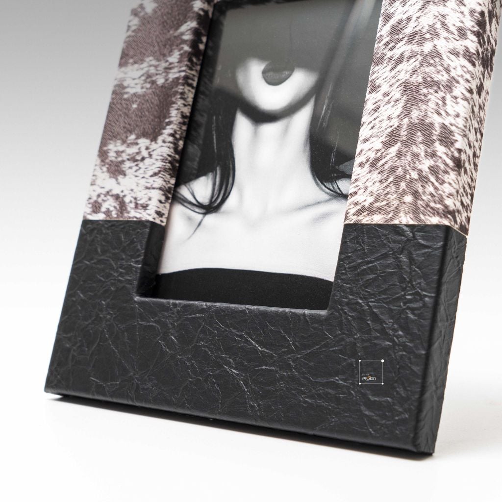 Khung Tranh Decor Để Bàn Phối Lông Thú Da PU