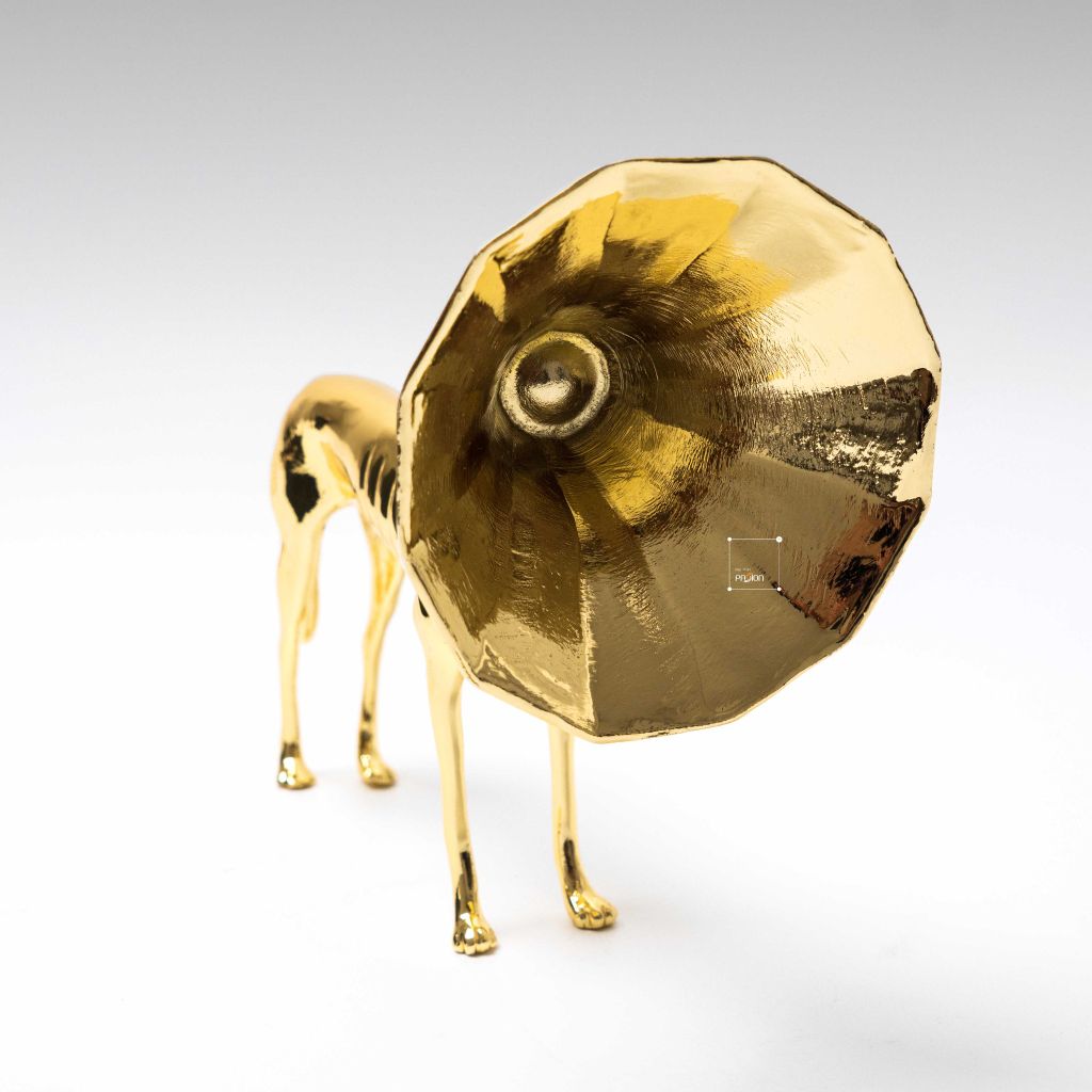 Tượng Trang Trí Hình Chó Trumpet Vàng Sang Trọng