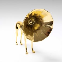Tượng Trang Trí Hình Chó Trumpet Vàng Sang Trọng