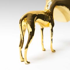 Tượng Trang Trí Hình Chó Trumpet Vàng Sang Trọng