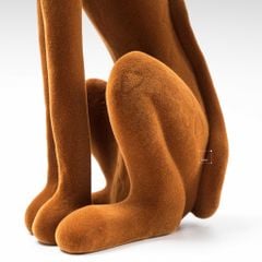 Tượng Báo Nâu Hình Đốm Nhung Ngồi Sang Trọng