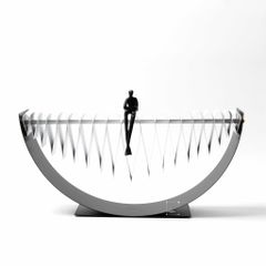 Tượng Trang Trí Kim Loại Hình Sóng Nhạc Người Ngồi Cô Đơn