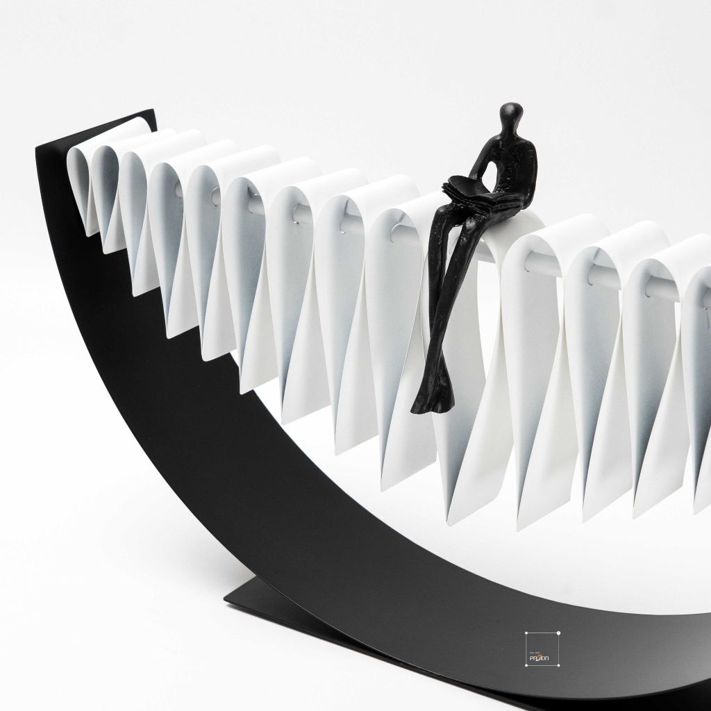 Tượng Trang Trí Kim Loại Hình Sóng Nhạc Người Ngồi Cô Đơn