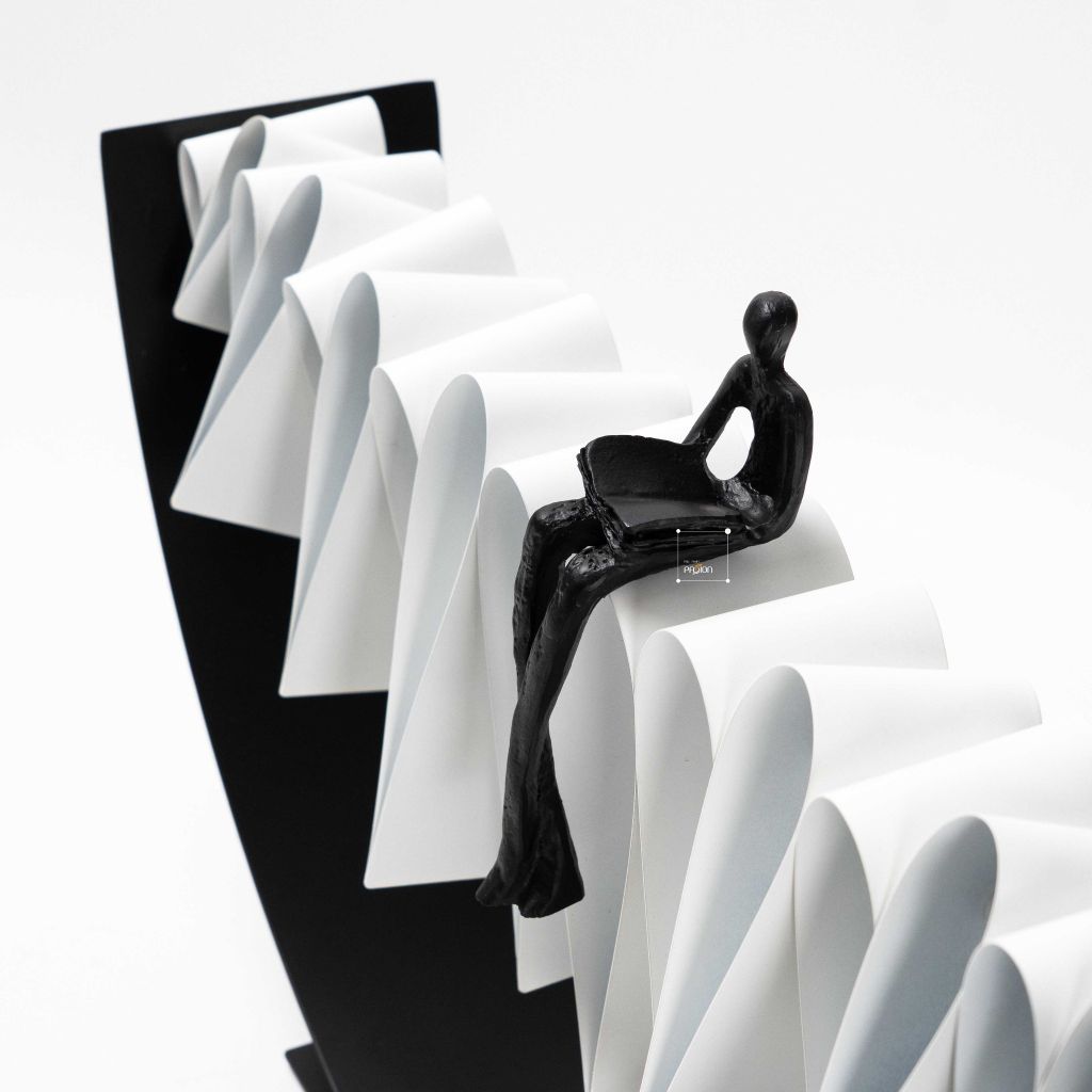 Tượng Trang Trí Kim Loại Hình Sóng Nhạc Người Ngồi Cô Đơn