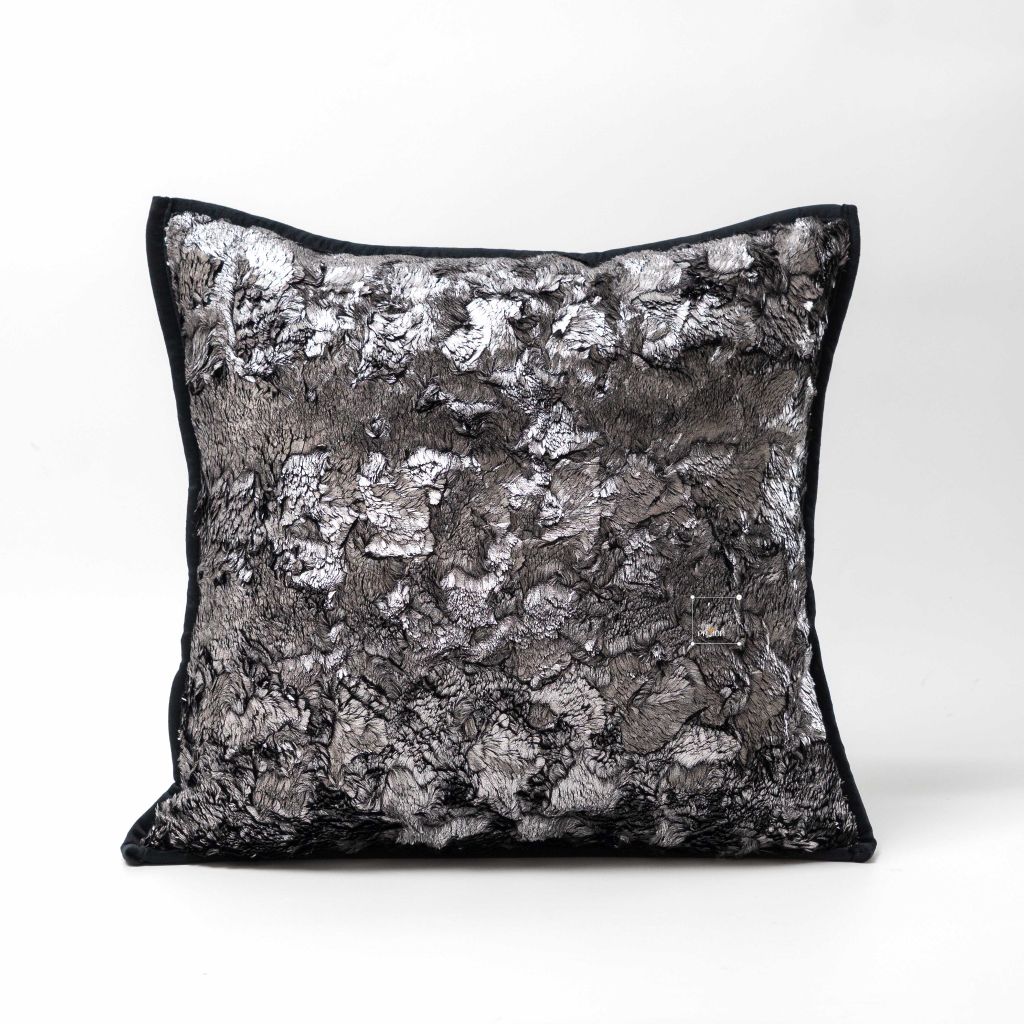 Vỏ Gối Tựa Lưng Cao Cấp Nhũ Vệt Sáng Tông Đen Đỏ Quyến Rũ