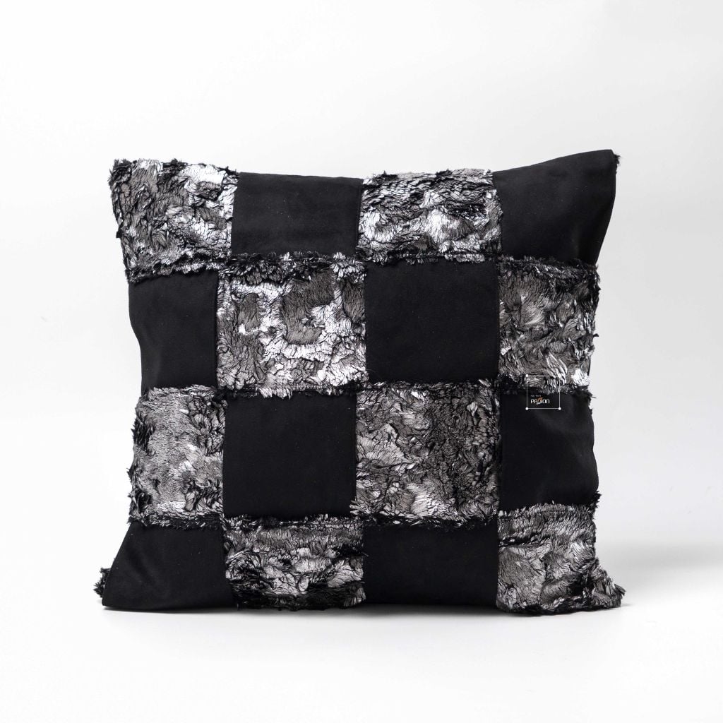 Vỏ Gối Tựa Lưng Cao Cấp Nhũ Vệt Sáng Tông Đen Đỏ Quyến Rũ