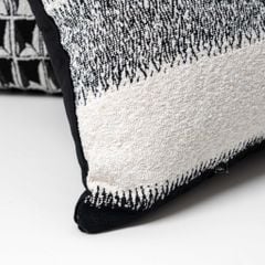 Vỏ Gối Tựa Lưng Sofa Trang Trí Đen Hình Học Dạ Nỉ