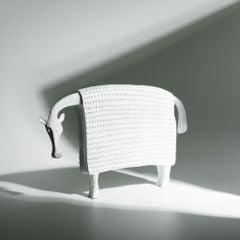 Tượng Decor Nghệ Thuật Tối Giản Hình Ngựa Mặc Áo Giáp