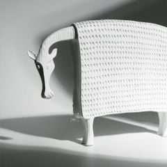 Tượng Decor Nghệ Thuật Tối Giản Hình Ngựa Mặc Áo Giáp