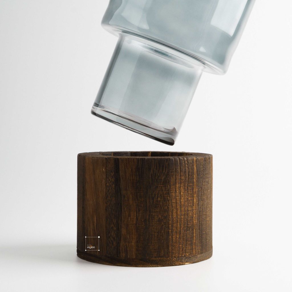 Bình Hoa Thủy Tinh Màu Nước Có Đế Gỗ Nâng Cao Hoa