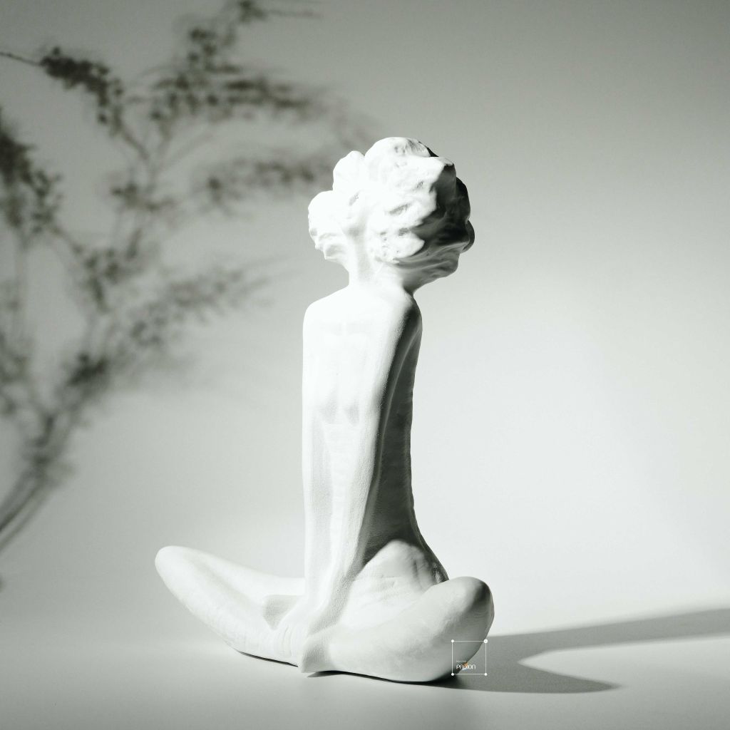 Tượng Trang Trí Hình Cô Gái Quý Phái Châu Âu Decor