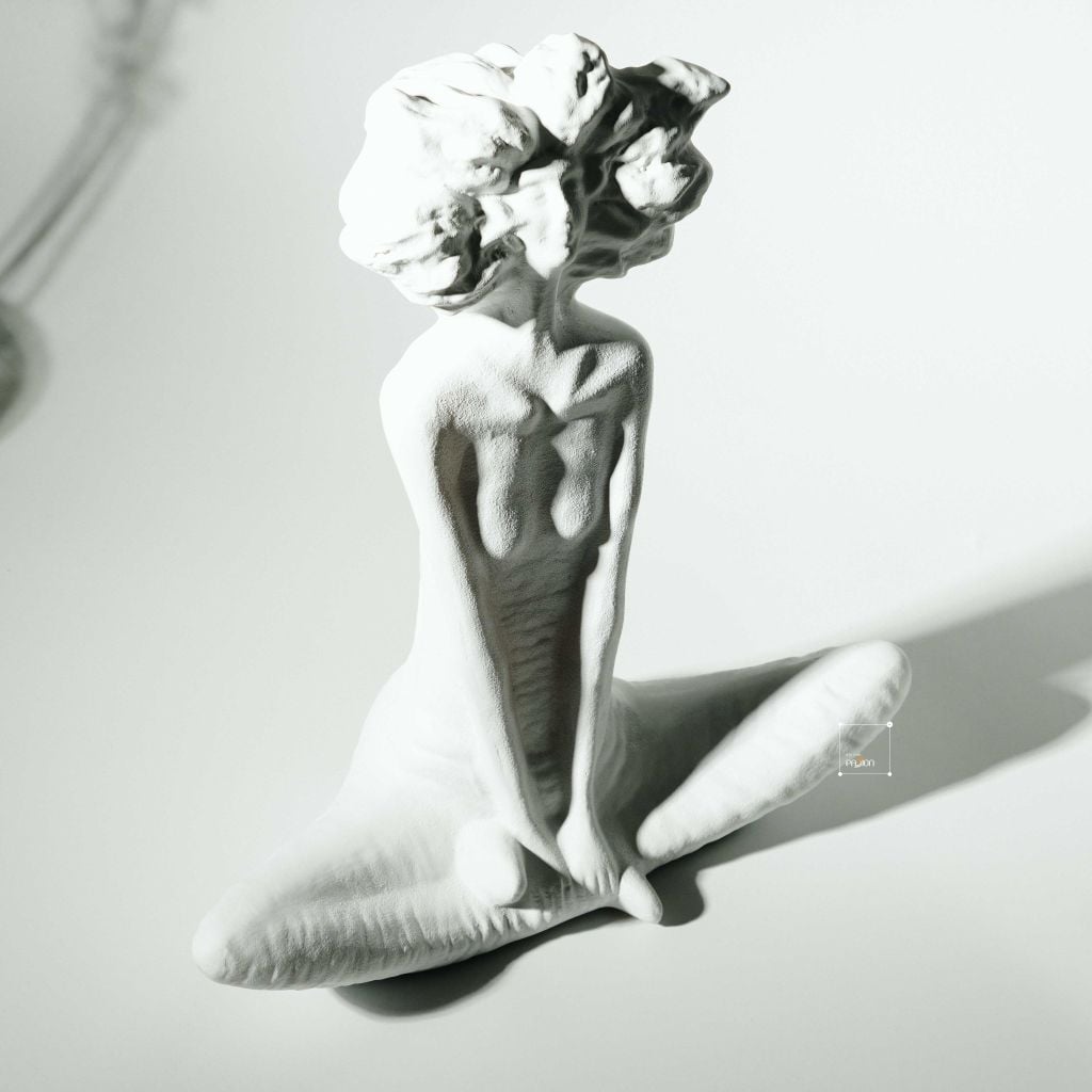 Tượng Trang Trí Hình Cô Gái Quý Phái Châu Âu Decor