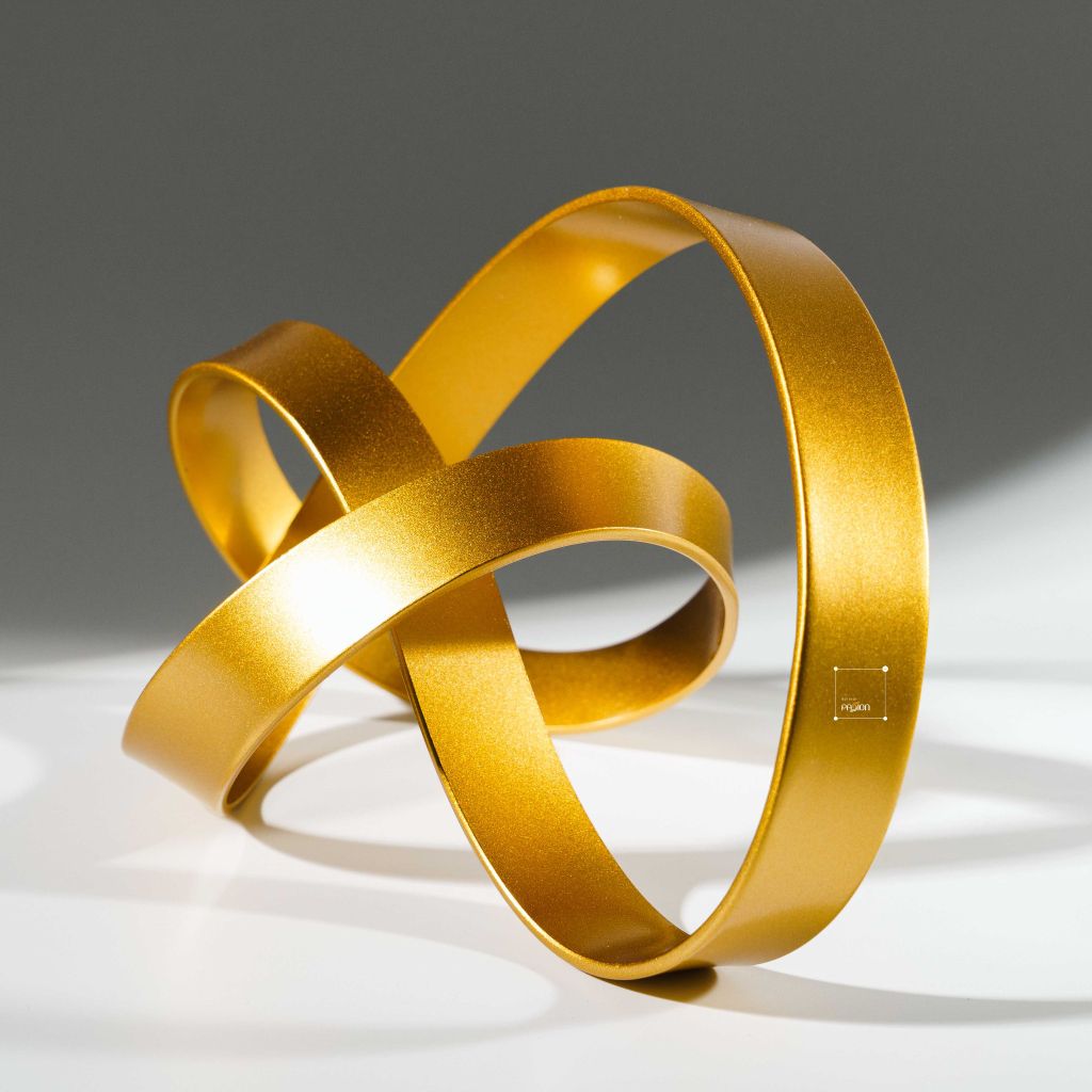 Tượng Decor Vòng Xoắn Bằng Kim Loại Ánh Vàng