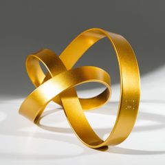 Tượng Decor Vòng Xoắn Bằng Kim Loại Ánh Vàng