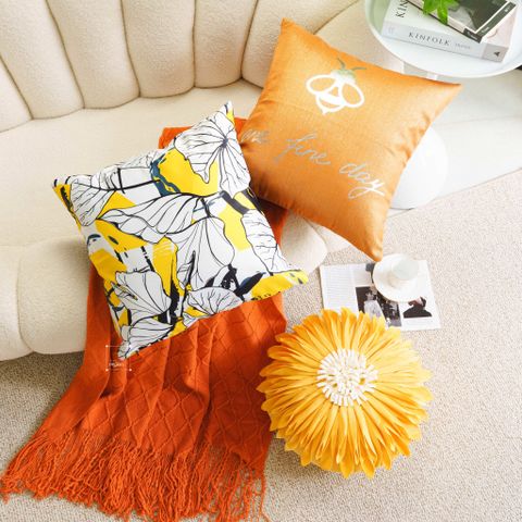 Set Gối Tựa Lưng Phối Khăn Phủ Sofa Tông Vàng 02
