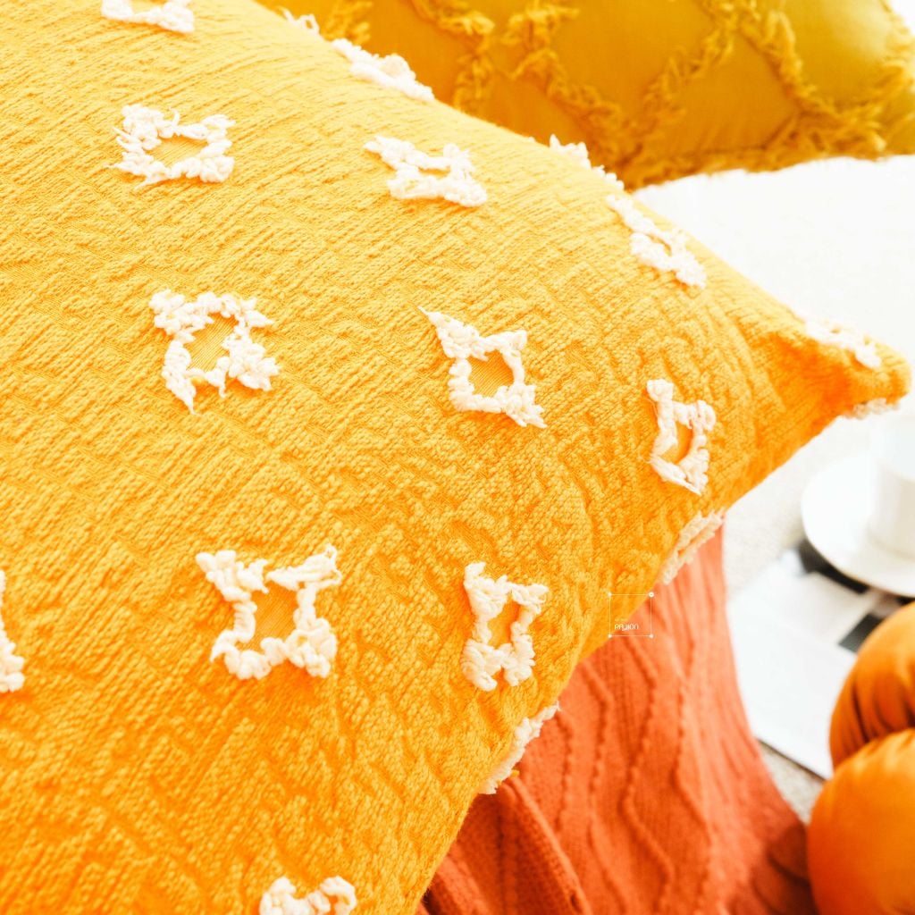 Set Gối Tựa Lưng Phối Khăn Phủ Sofa Tông Vàng 04