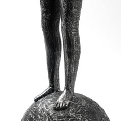 Tượng Điêu Khắc Bán Thân Giọt Nước Trang Trí