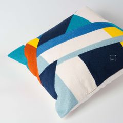Vỏ Gối Tựa Lưng Thêu Nổi Họa Tiết Color Block Xanh Vàng