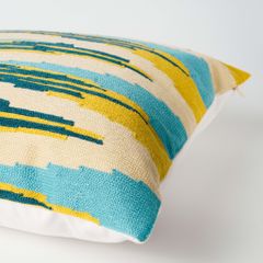 Vỏ Gối Tựa Lưng Thêu Nổi Họa Tiết Color Block Xanh Vàng