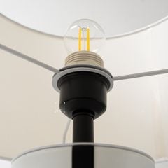 Đèn Bàn Phòng Ngủ Sang Trọng Trắng Queen