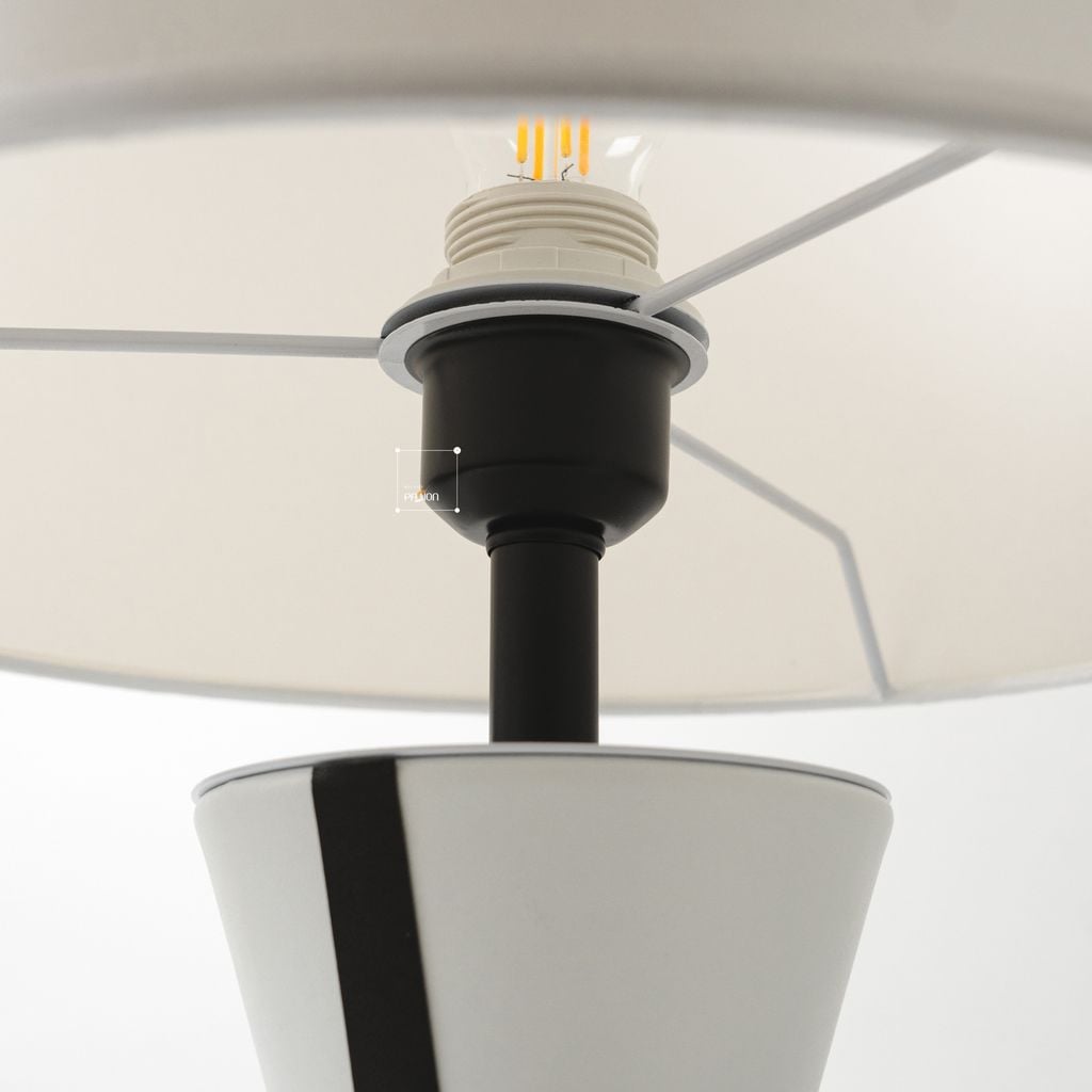 Đèn Bàn Phòng Ngủ Sang Trọng Trắng Queen