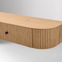 Kệ Treo Tivi Bo Cong Sọc Dọc