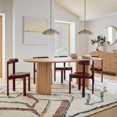 Bàn Ăn Oval Dài Chân Trụ Kẹp Nẹp Tròn